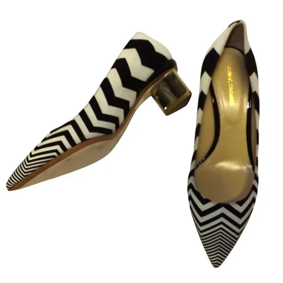 Nicholas Kirkwood Gold Prism Pump Chevron Point Toe Heel Black White Sz 7 ZigZag - Picture 2 of 12